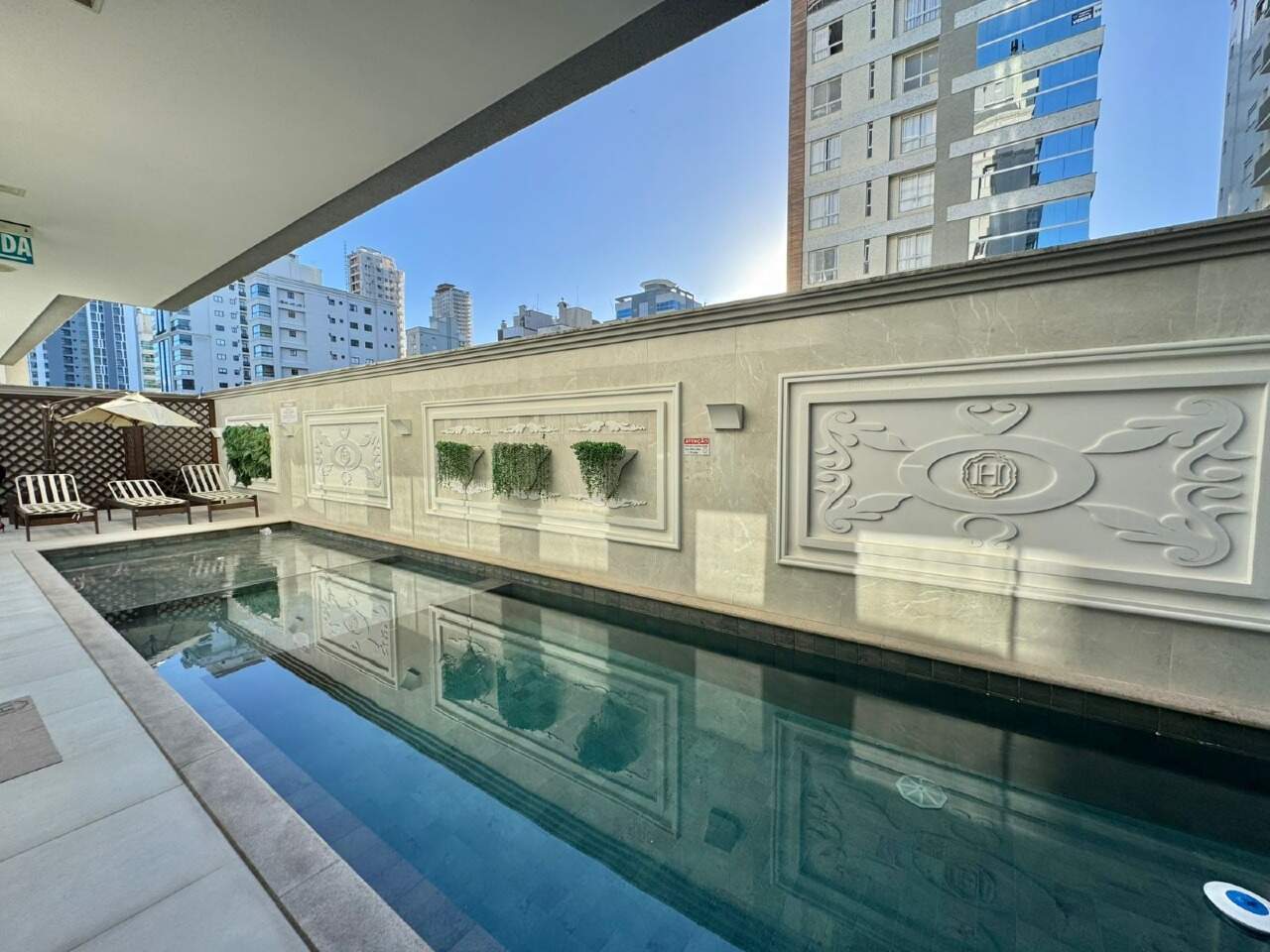 Apartamento à venda no Meia Praia: 