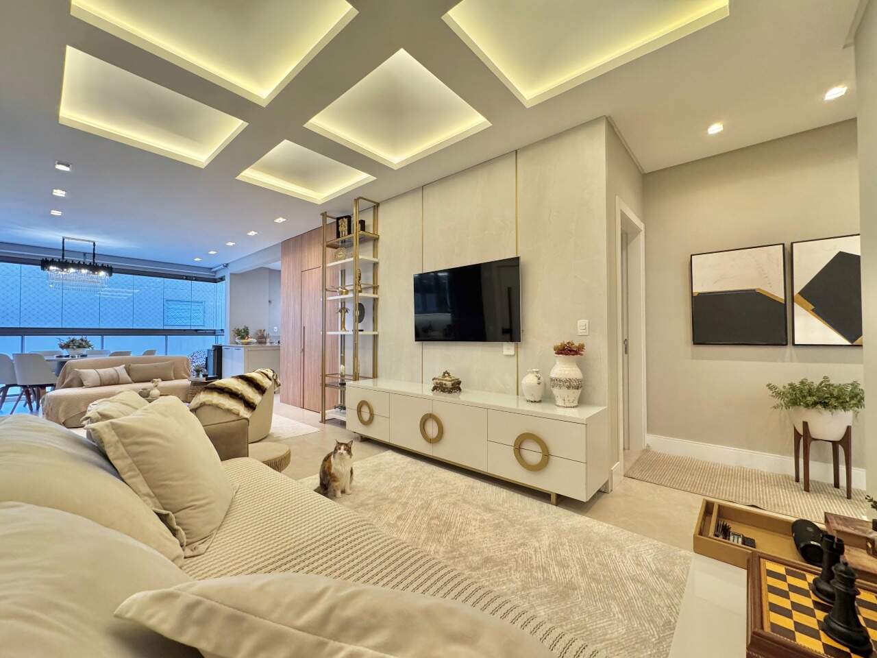 Apartamento à venda no Meia Praia: 