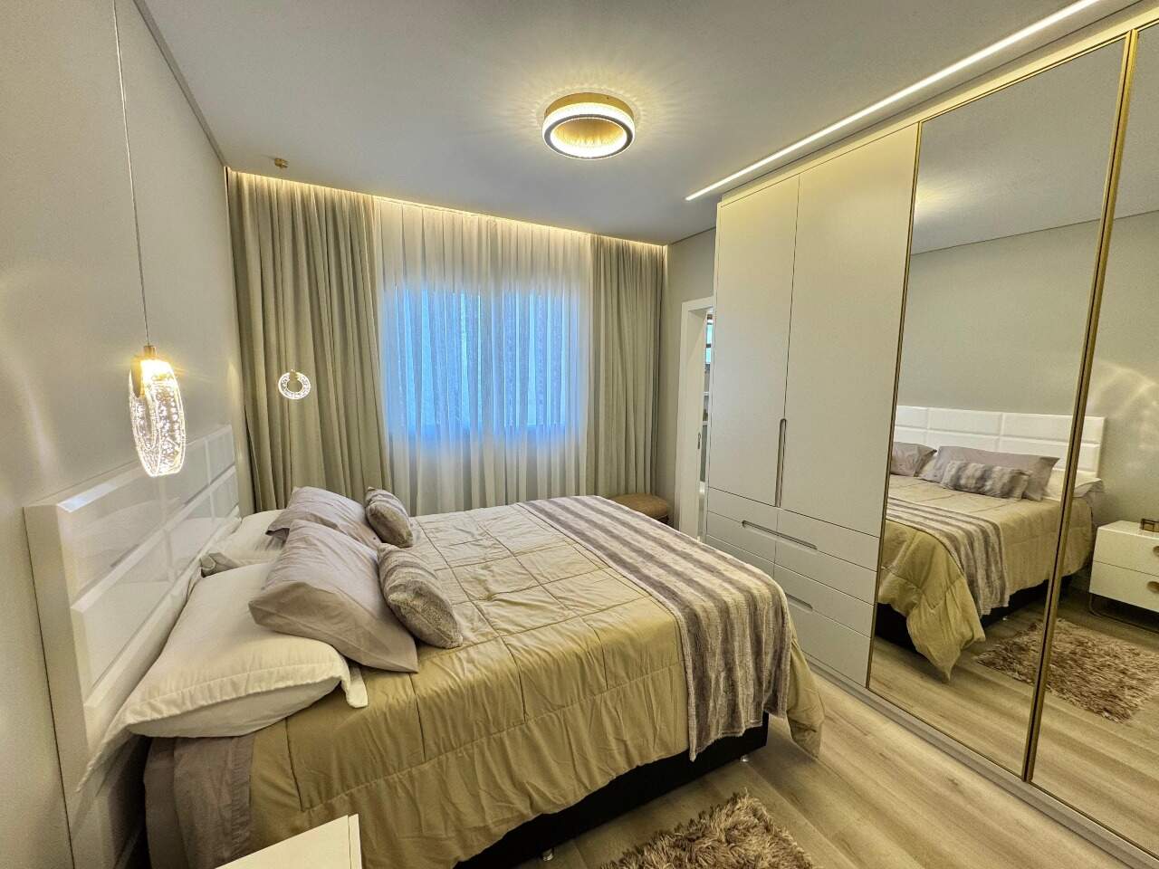 Apartamento à venda no Meia Praia: 