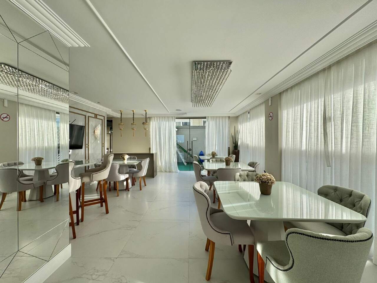 Apartamento à venda no Meia Praia: 