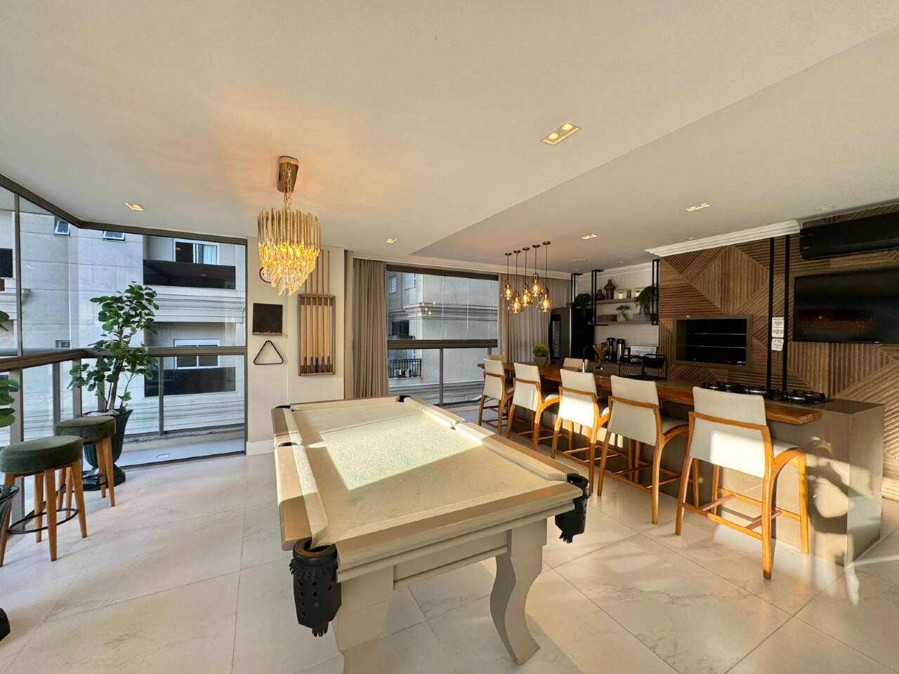 Apartamento à venda no Meia Praia: 