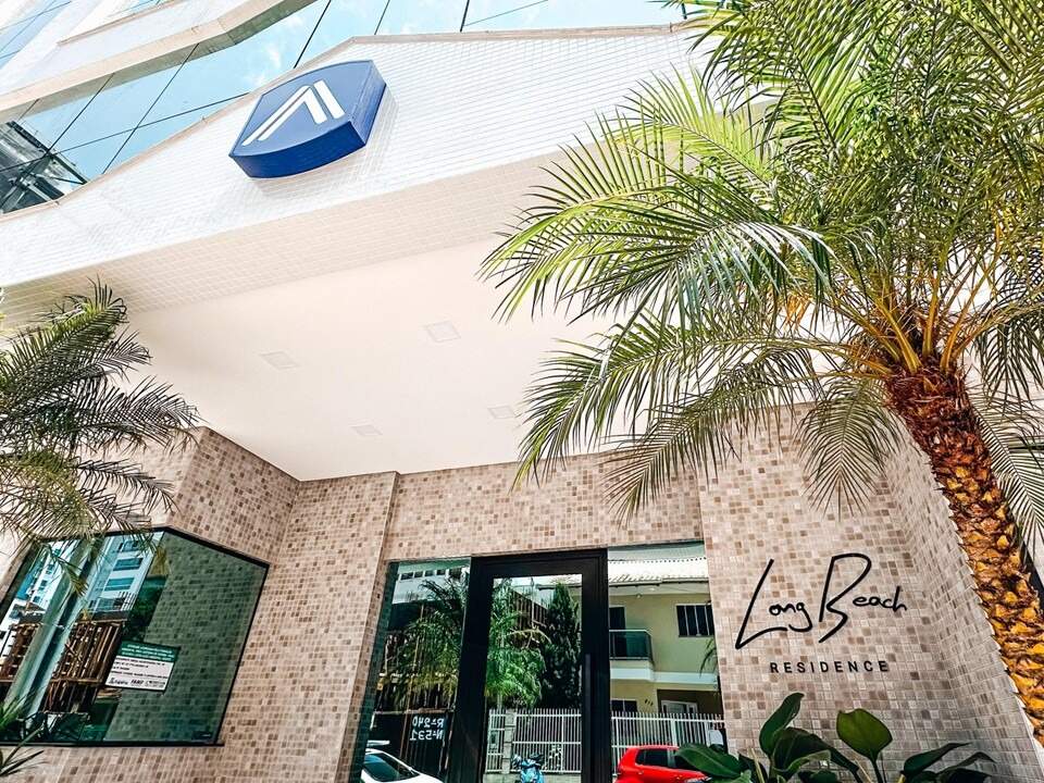 Apartamento à venda no Meia Praia: 
