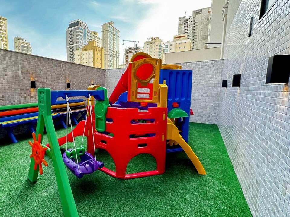 Apartamento à venda no Meia Praia: 