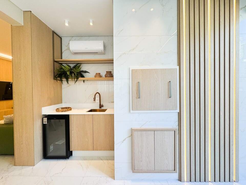 Apartamento à venda no Meia Praia: 