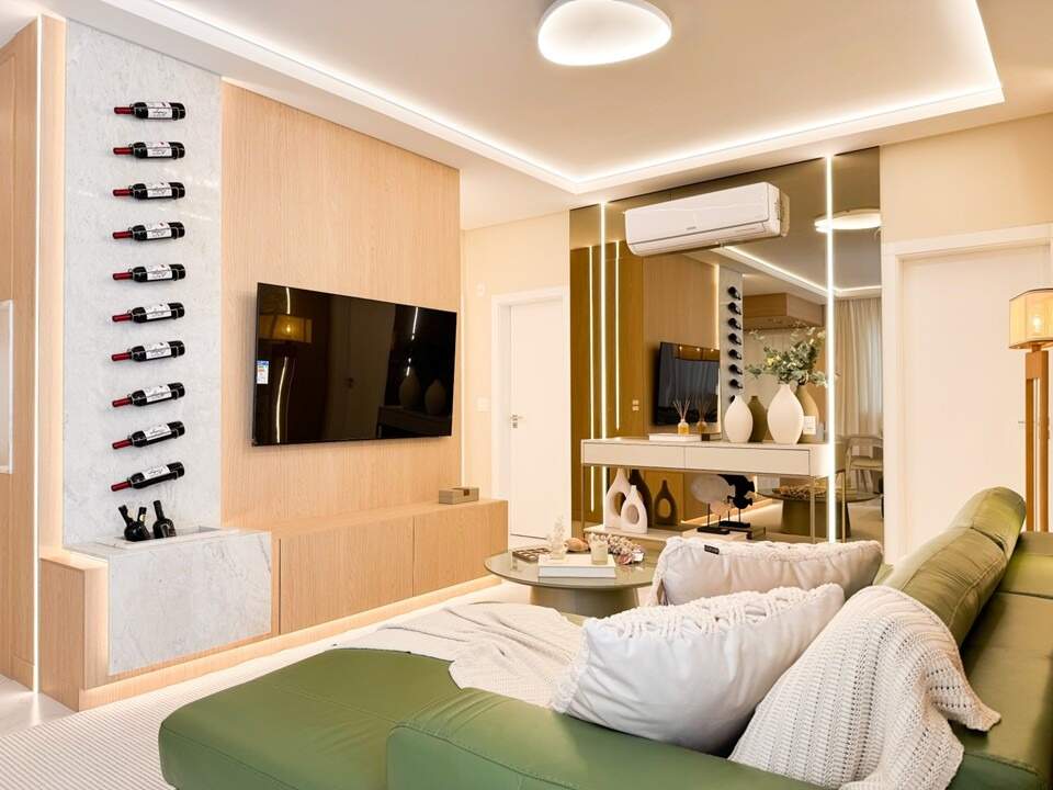 Apartamento à venda no Meia Praia: 