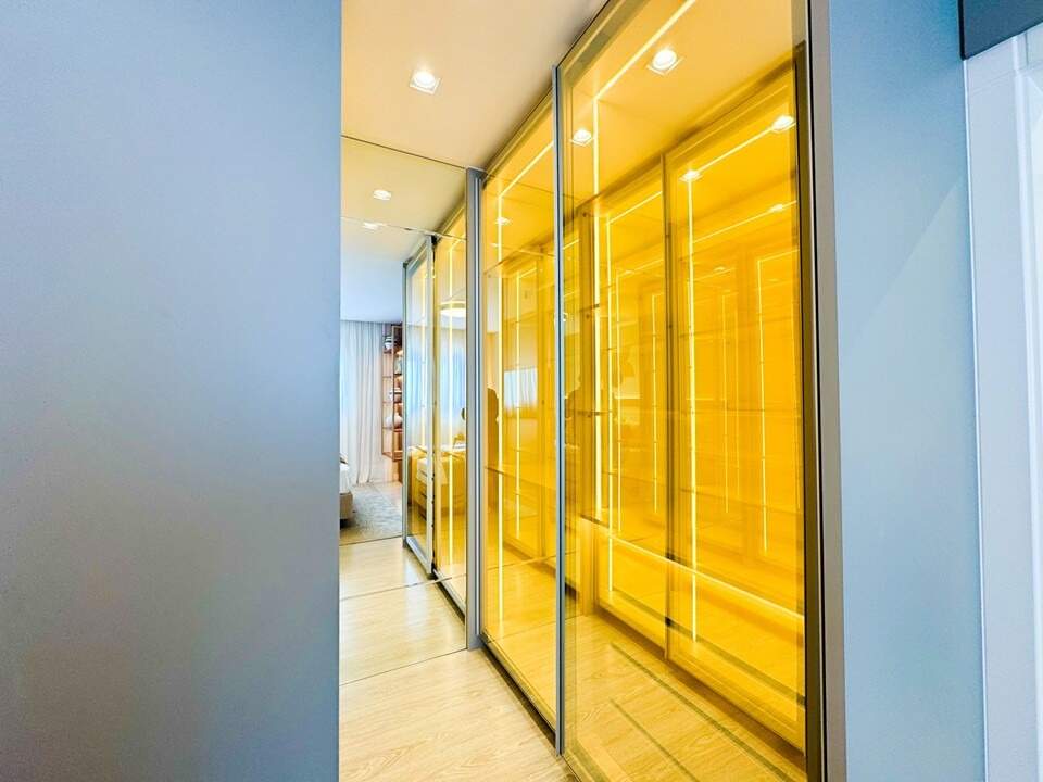 Apartamento à venda no Meia Praia: 