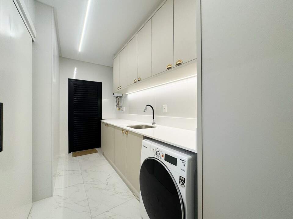 Apartamento à venda no Meia Praia: 