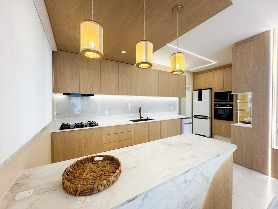 Apartamento à venda no Meia Praia: 