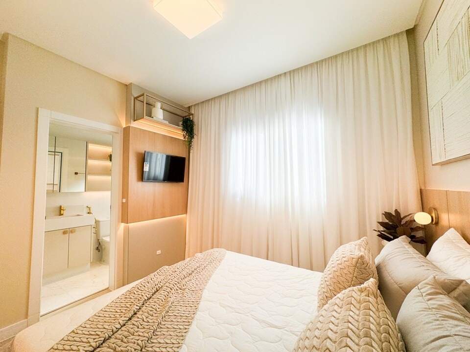 Apartamento à venda no Meia Praia: 