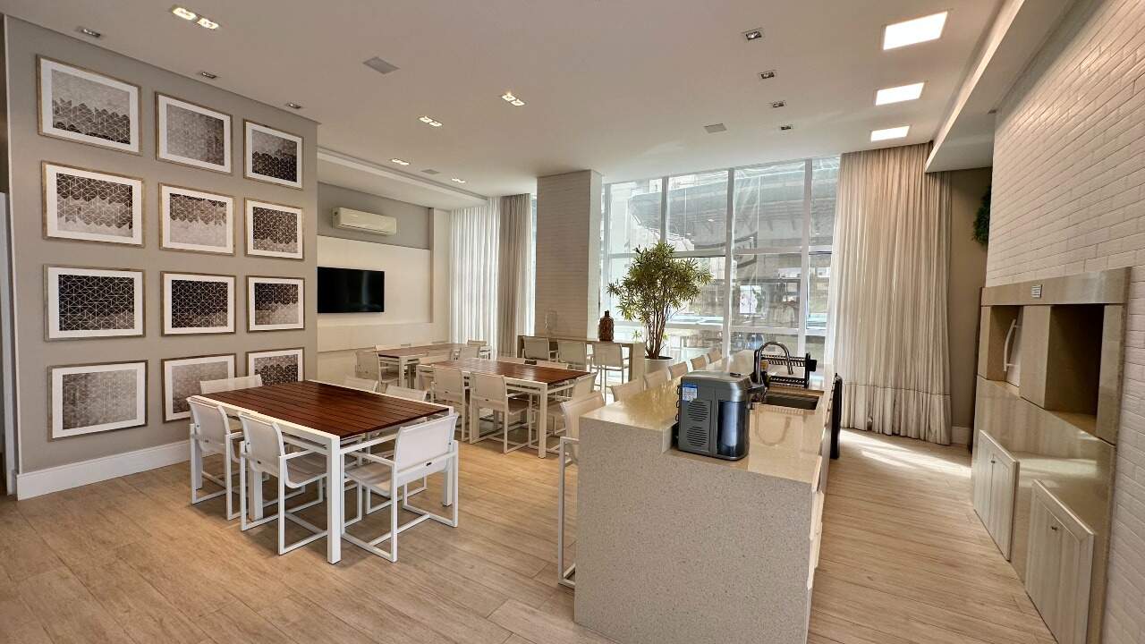 Apartamento à venda no Meia Praia: 
