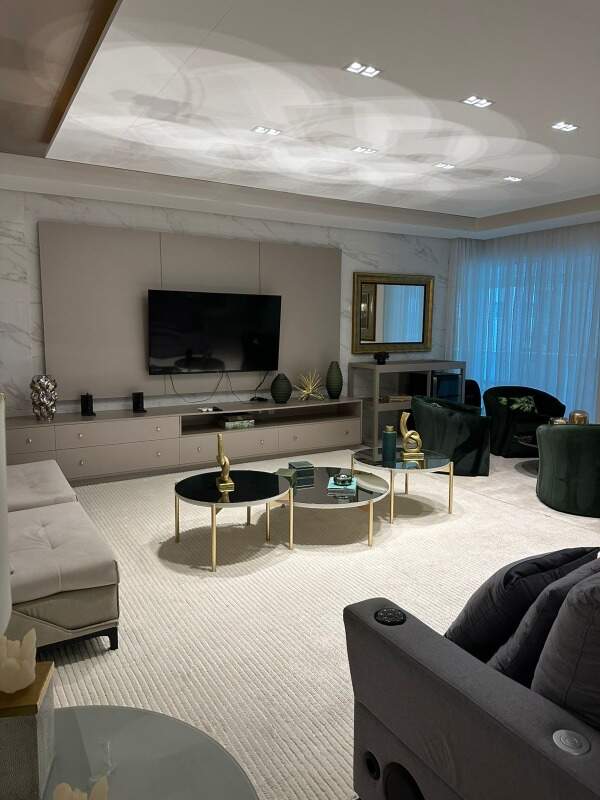 Apartamento à venda no Meia Praia: 