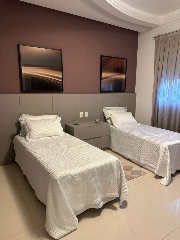 Apartamento à venda no Meia Praia: