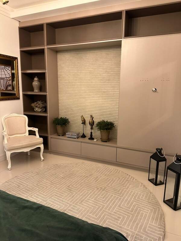 Apartamento à venda no Meia Praia: