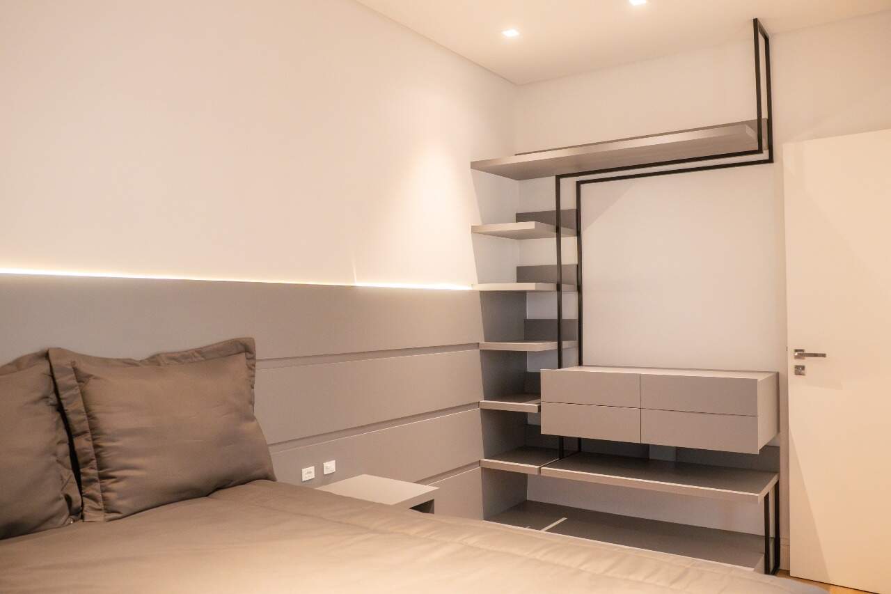 Apartamento à venda no Meia Praia: 