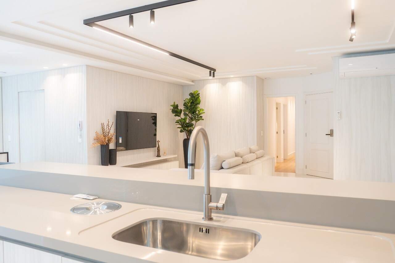 Apartamento à venda no Meia Praia: 