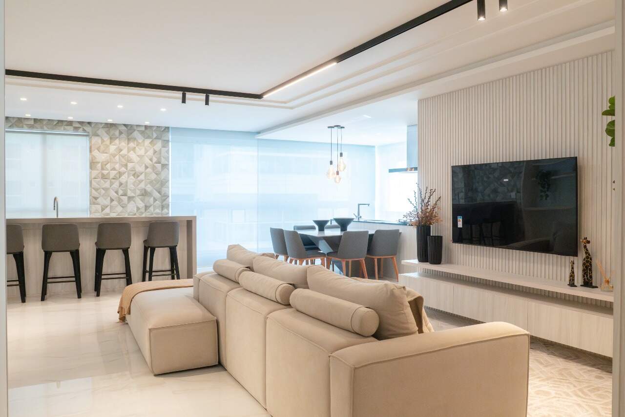 Apartamento à venda no Meia Praia: 