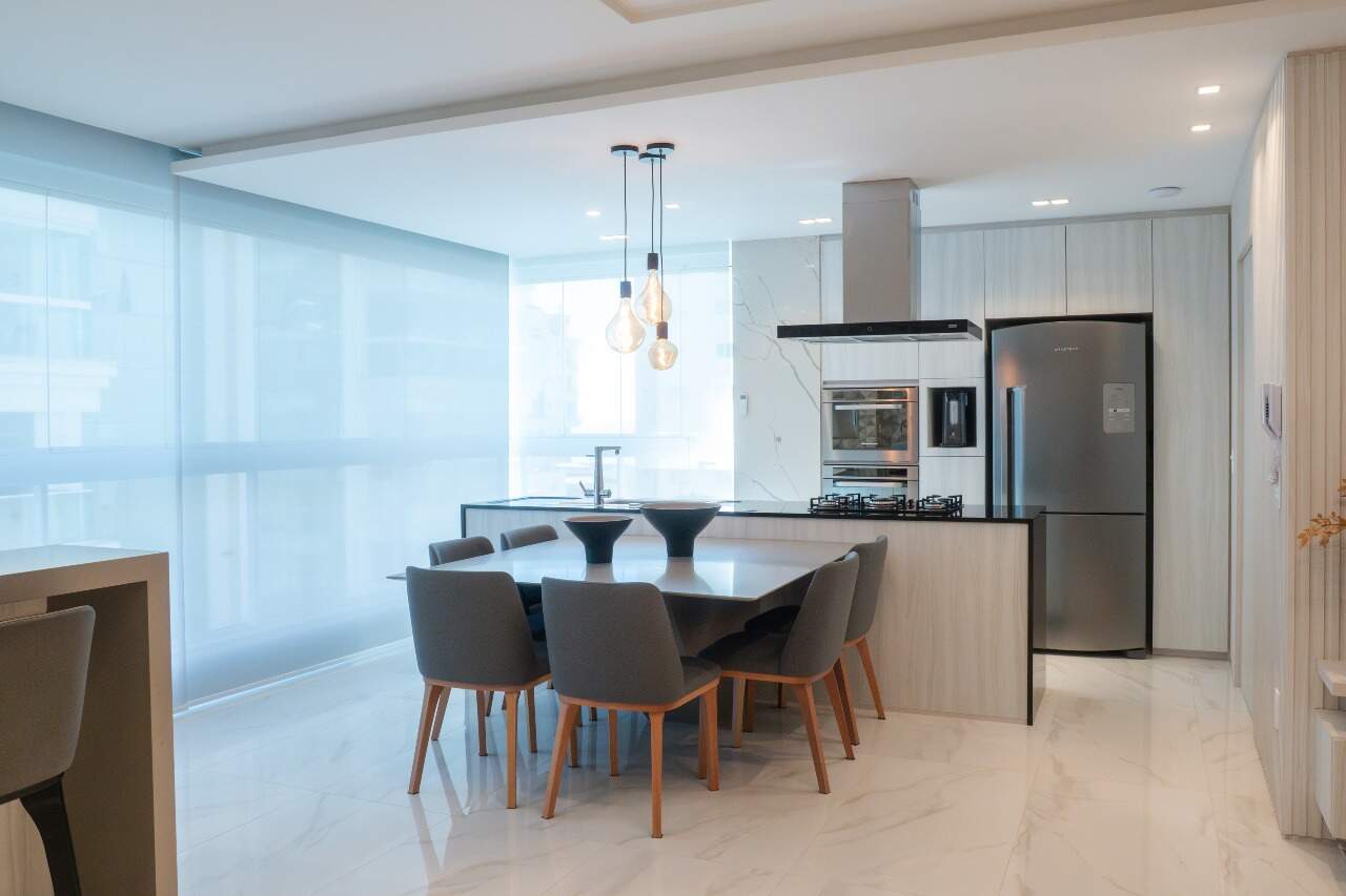 Apartamento à venda no Meia Praia: 