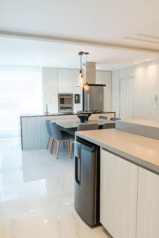 Apartamento à venda no Meia Praia: 