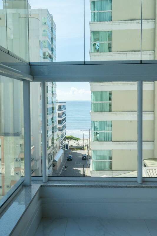 Apartamento à venda no Meia Praia: 
