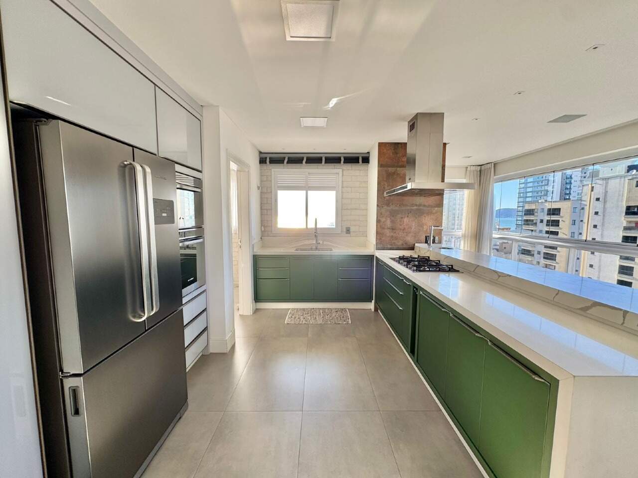 Apartamento à venda no Meia Praia: 