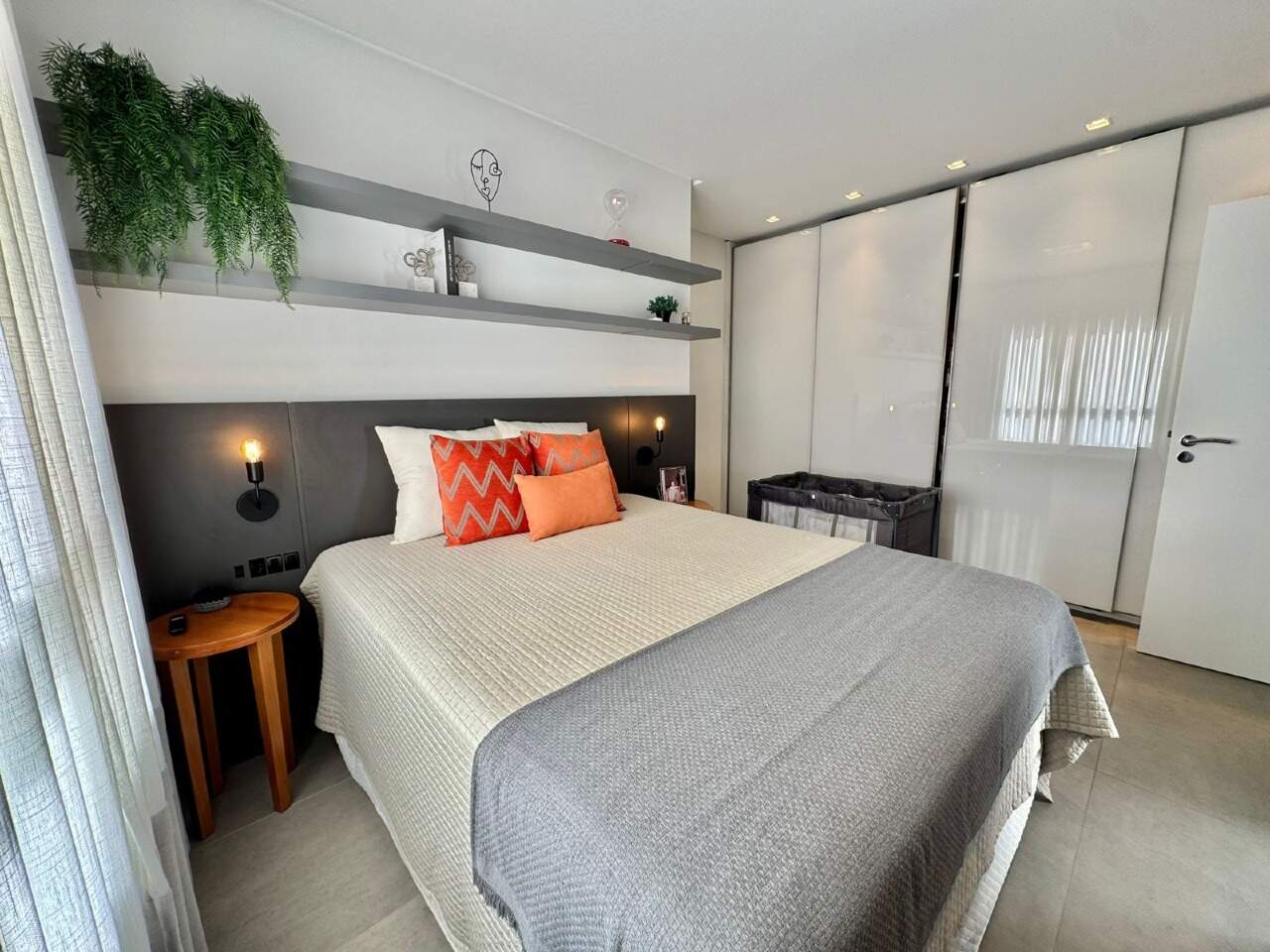 Apartamento à venda no Meia Praia: 