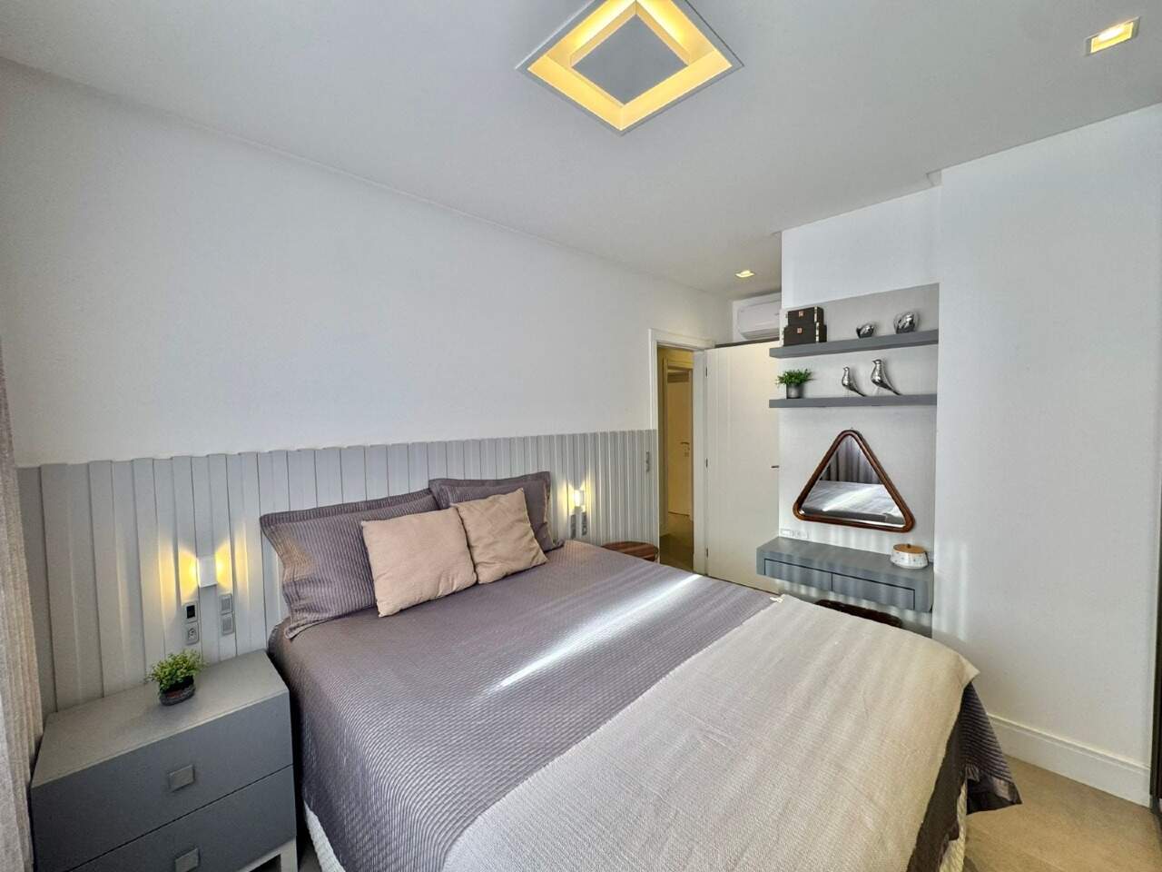 Apartamento à venda no Meia Praia: 