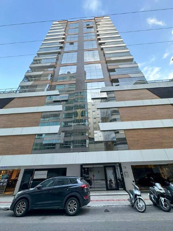 Apartamento à venda no Meia Praia: 