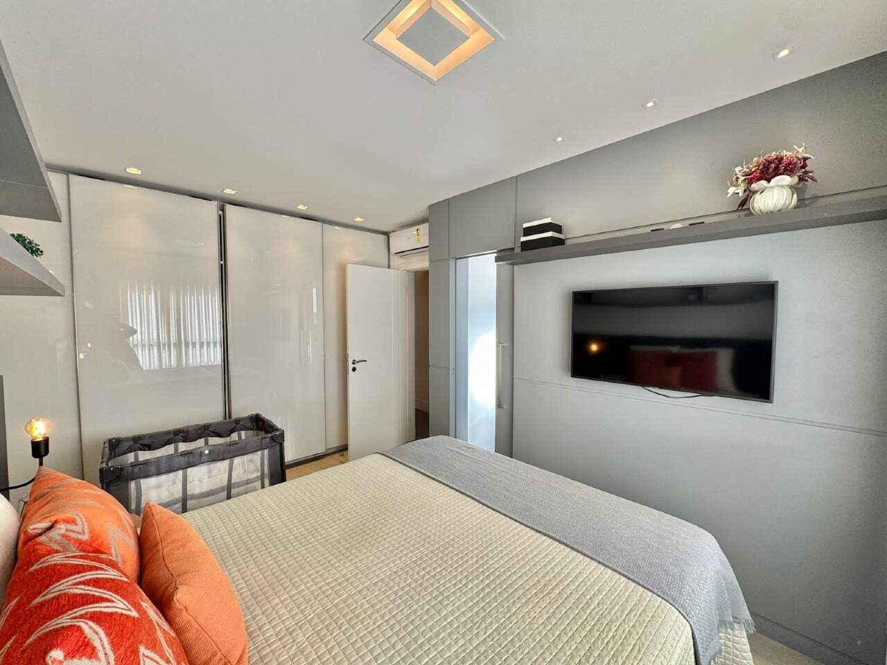 Apartamento à venda no Meia Praia: 