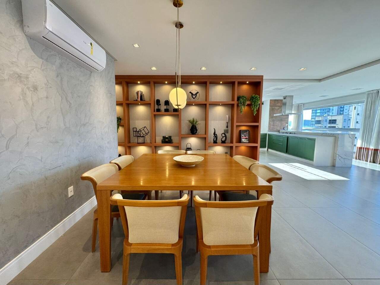Apartamento à venda no Meia Praia: 