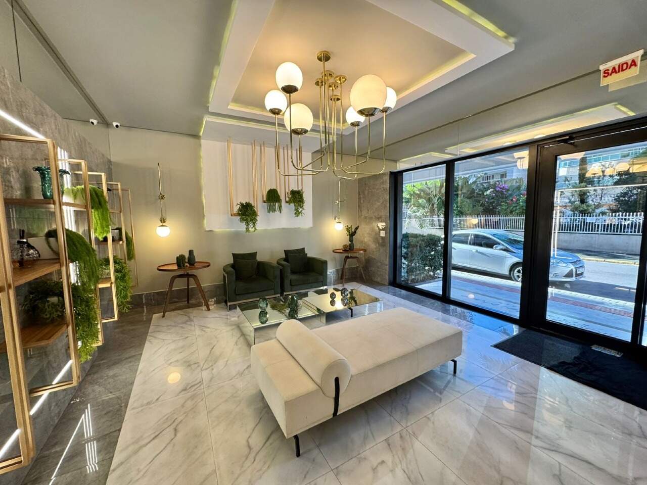 Apartamento à venda no Meia Praia: 