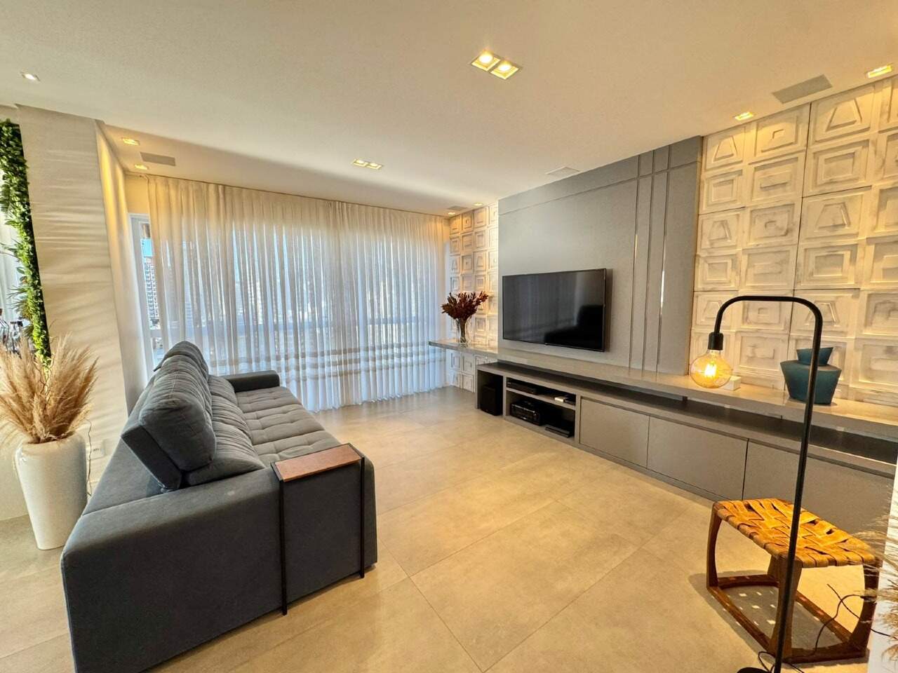 Apartamento à venda no Meia Praia: 