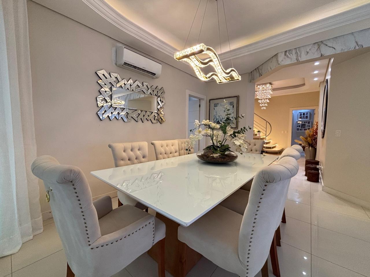 Cobertura à venda no Meia Praia: 