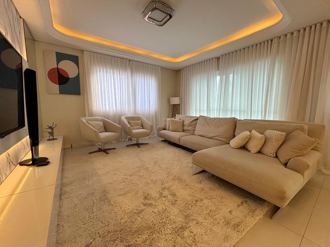 Cobertura à venda no Meia Praia: 