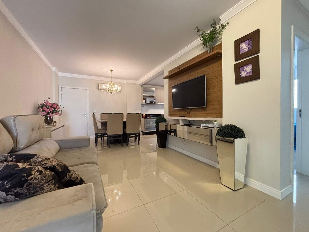 Apartamento à venda no Meia Praia: 