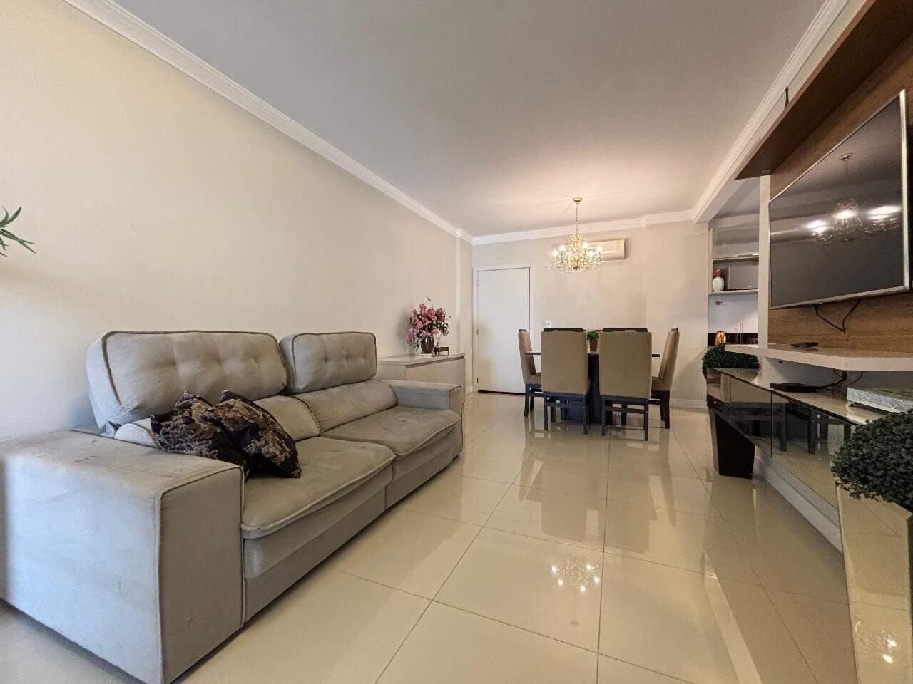 Apartamento à venda no Meia Praia: 