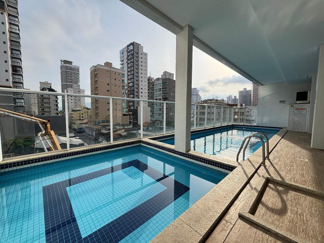 Apartamento à venda no Meia Praia: 