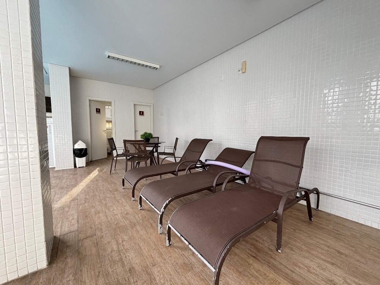 Apartamento à venda no Meia Praia: 