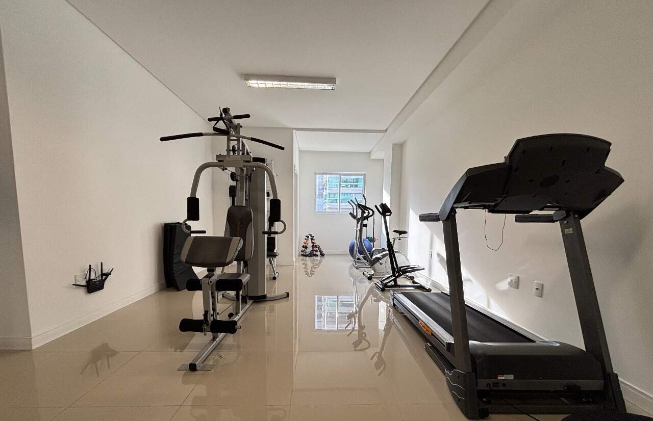 Apartamento à venda no Meia Praia: 