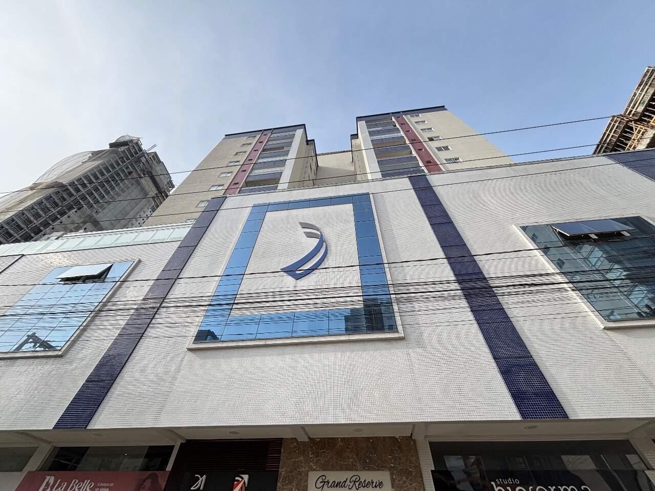 Apartamento à venda no Meia Praia: 