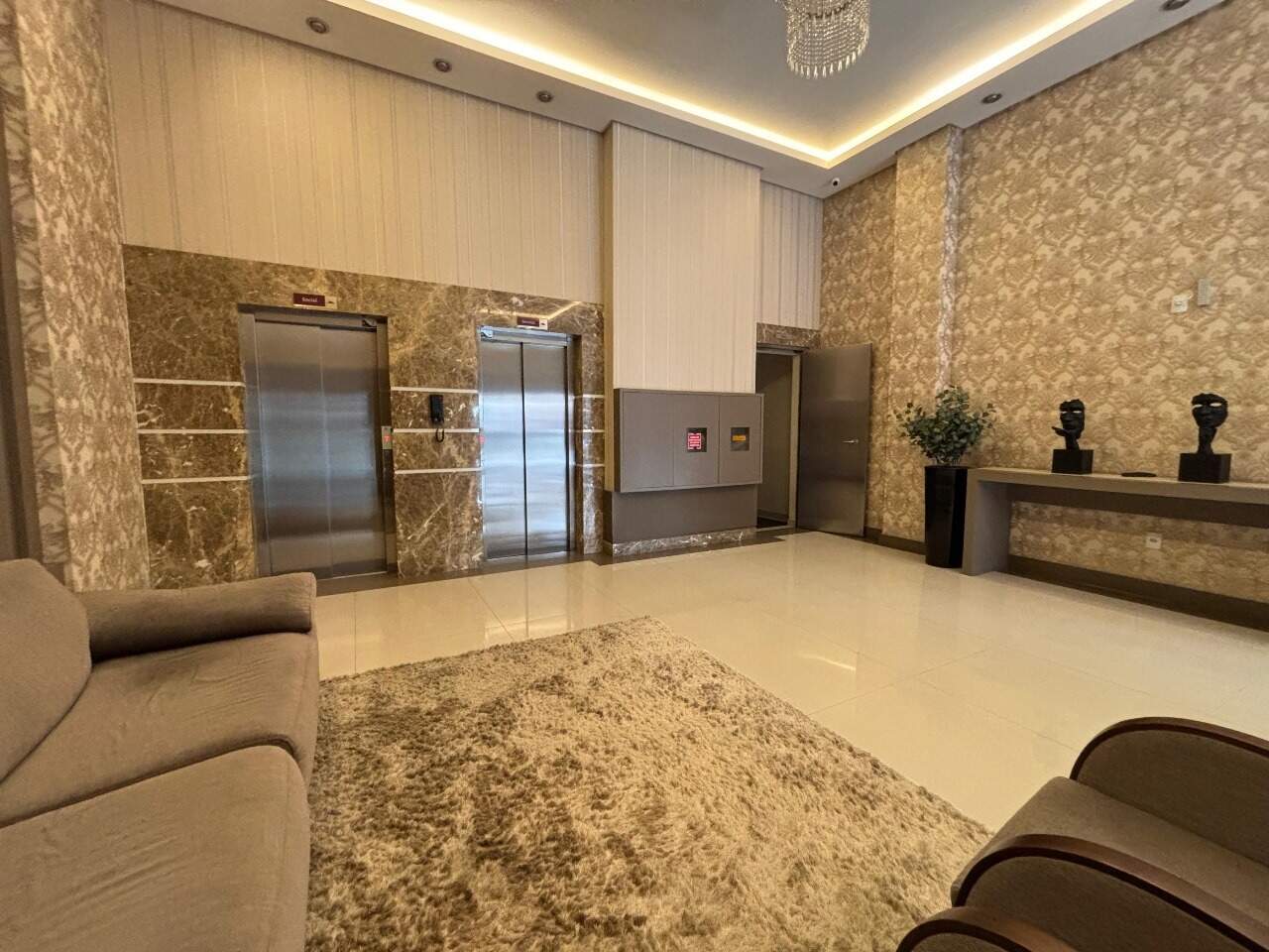 Apartamento à venda no Meia Praia: 