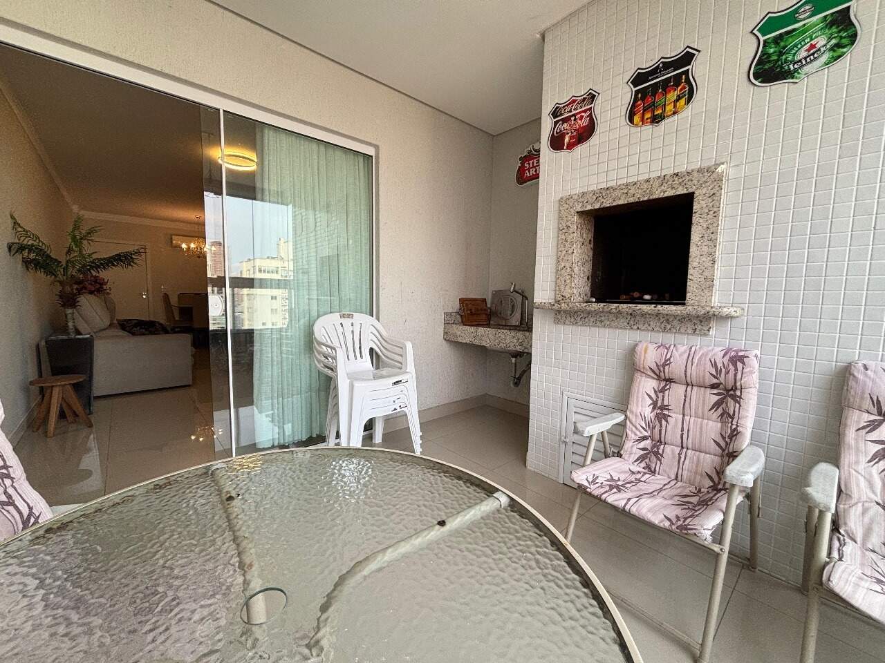 Apartamento à venda no Meia Praia: 