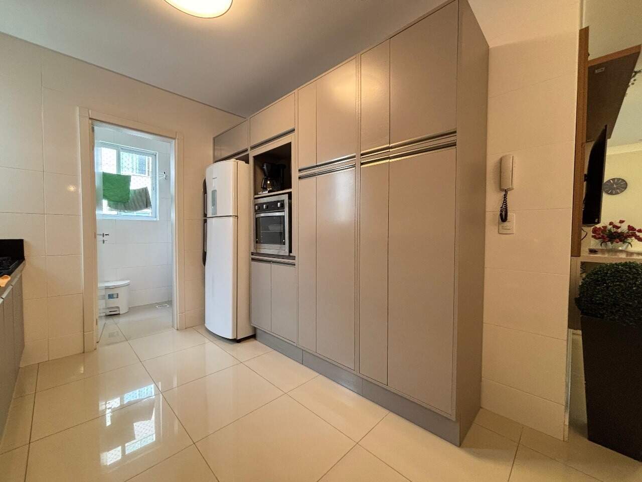 Apartamento à venda no Meia Praia: 