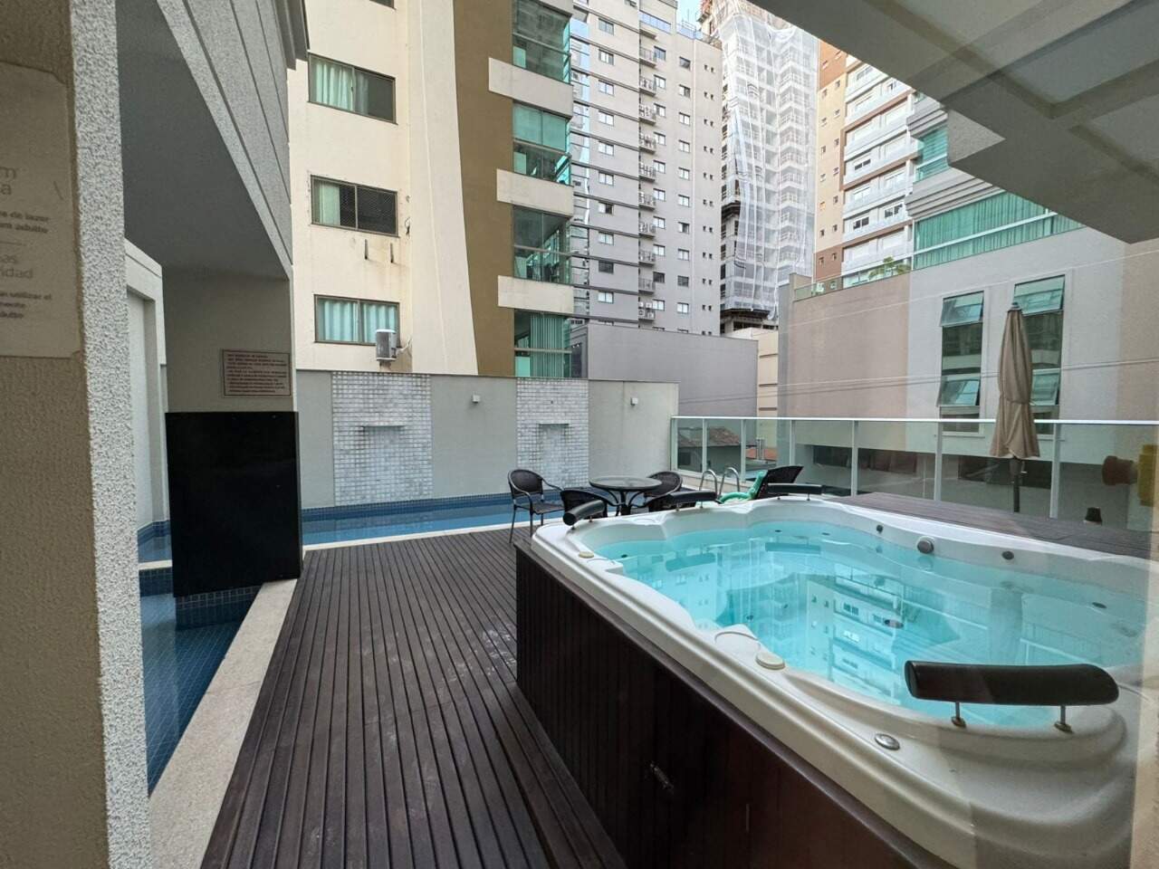 Apartamento à venda no Meia Praia: 