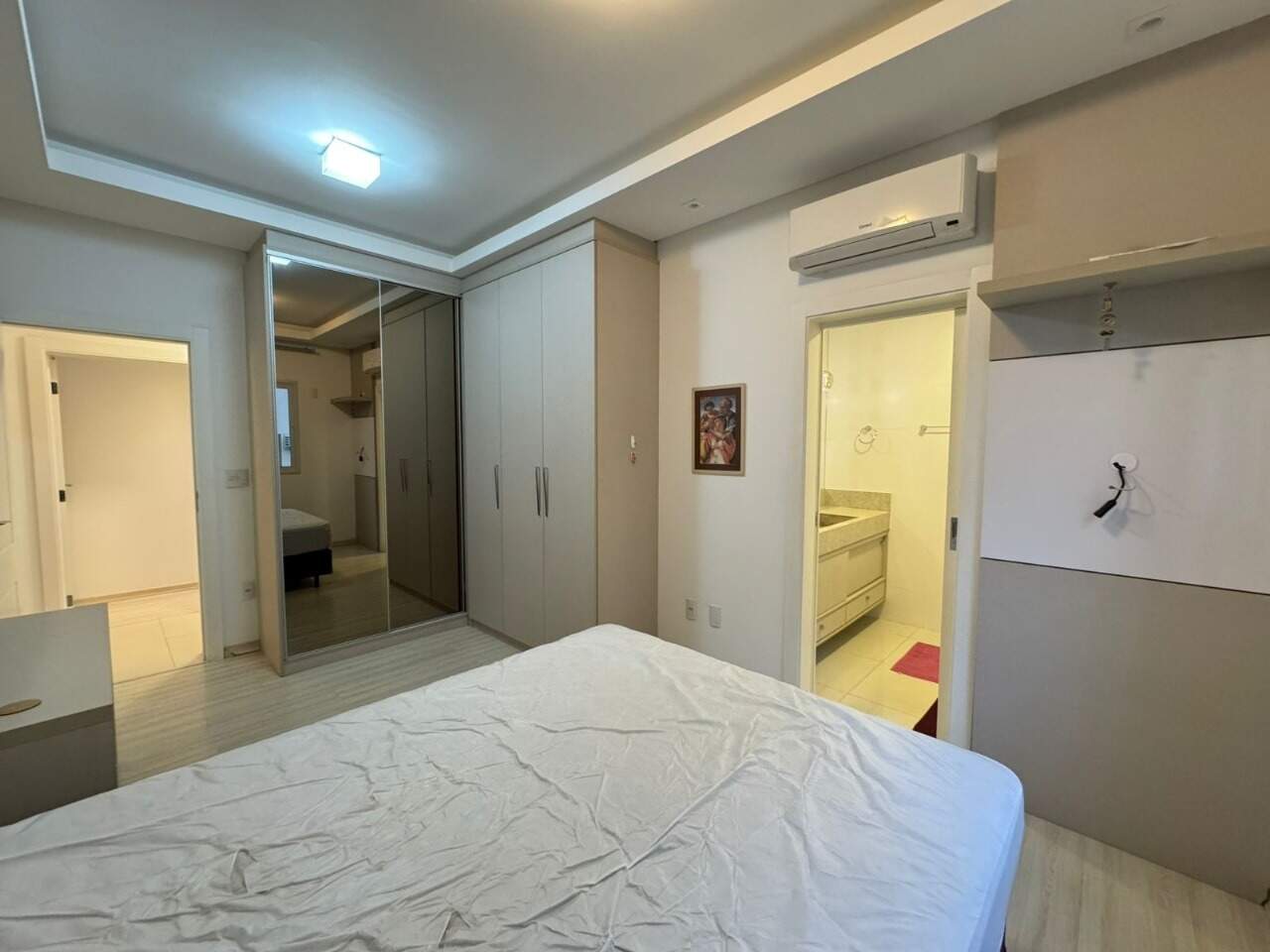 Apartamento à venda no Meia Praia: 