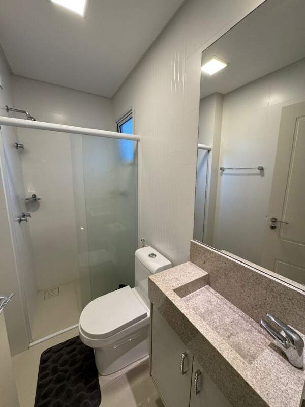 Apartamento à venda no Meia Praia: 