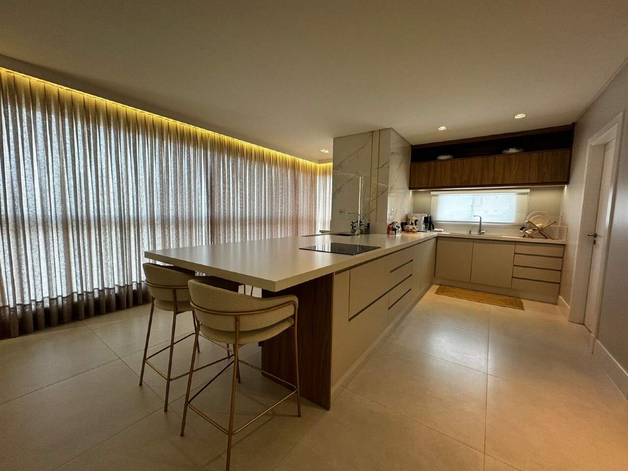 Apartamento à venda no Balneário Perequê: 