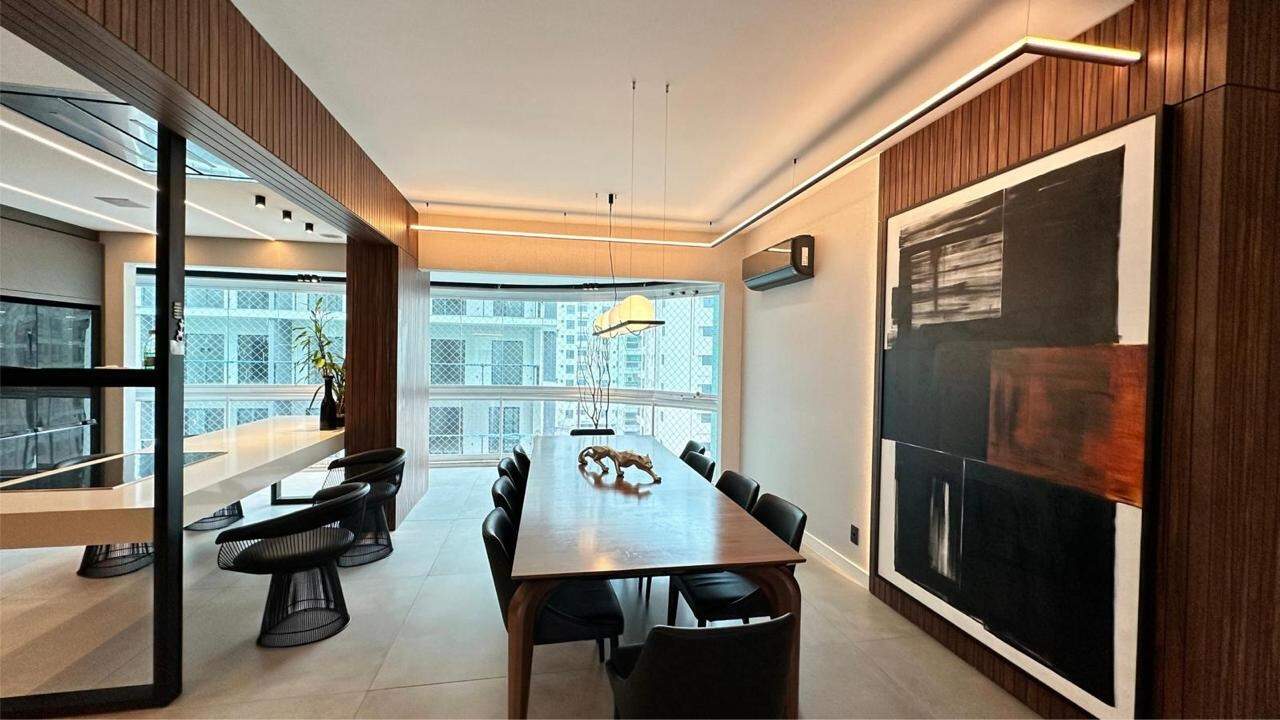 Apartamento à venda no Meia Praia: 