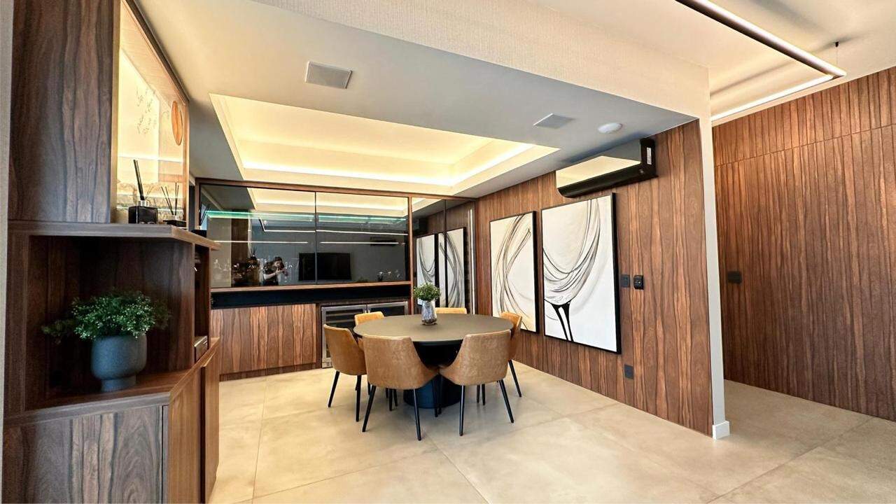 Apartamento à venda no Meia Praia: 