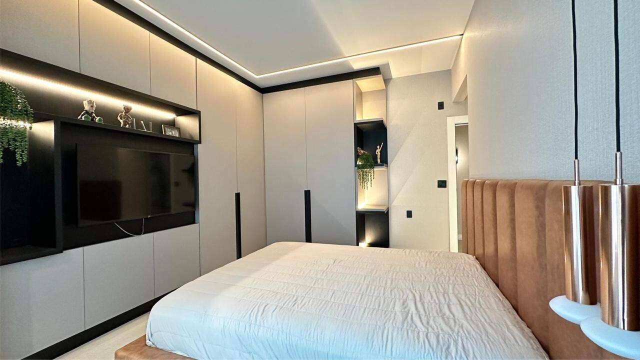 Apartamento à venda no Meia Praia: 