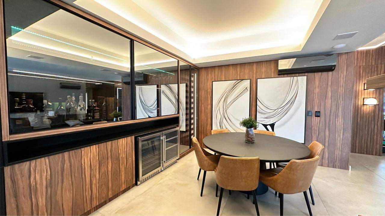 Apartamento à venda no Meia Praia: 